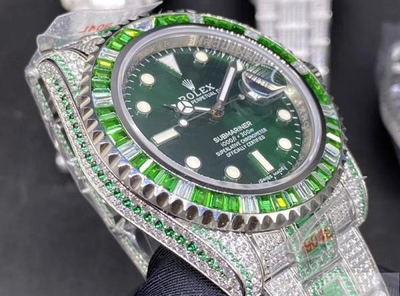 Rolex Submariner Green Baguette & Round Moissanite Diamond Men Watch (8)